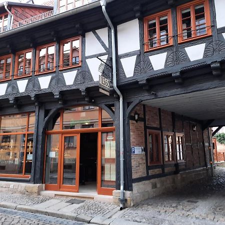 Apartments Anno 1560 เควดลินบวร์ก ภายนอก รูปภาพ