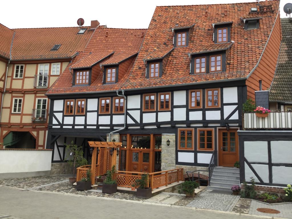 Apartments Anno 1560 เควดลินบวร์ก ภายนอก รูปภาพ